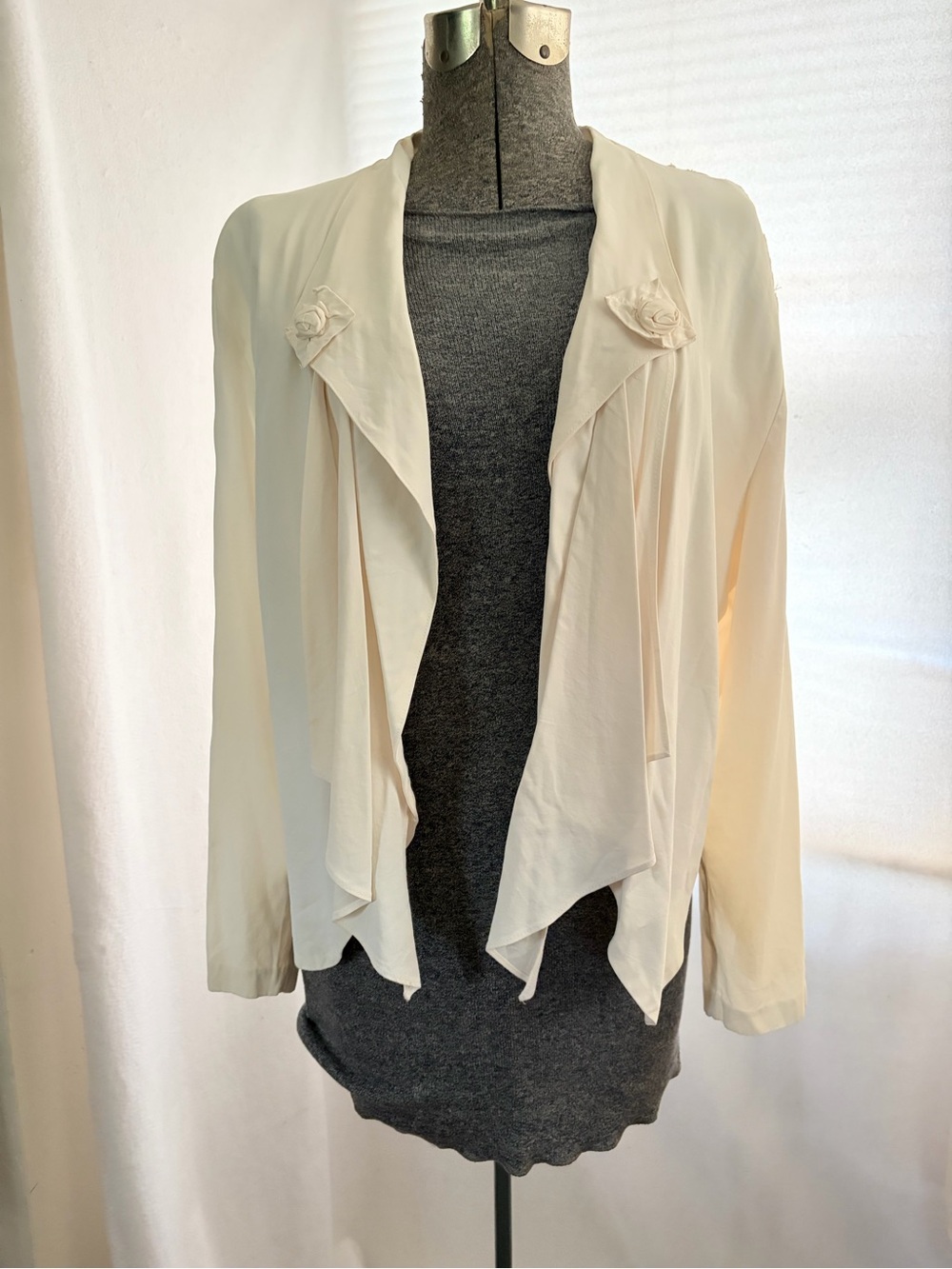 Vintage 80s does 1930s cream draped jacket w/ floral lace back